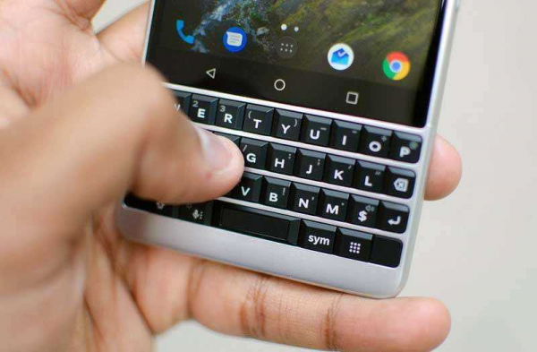 Обзор BlackBerry Key2: дайте шанс физической клавиатуре