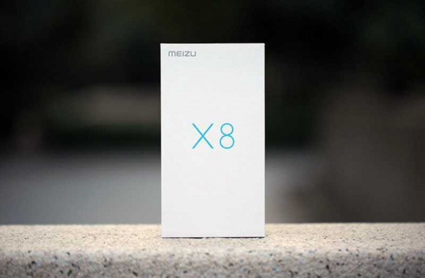 Первый обзор Meizu X8: почти бюджетный флагман