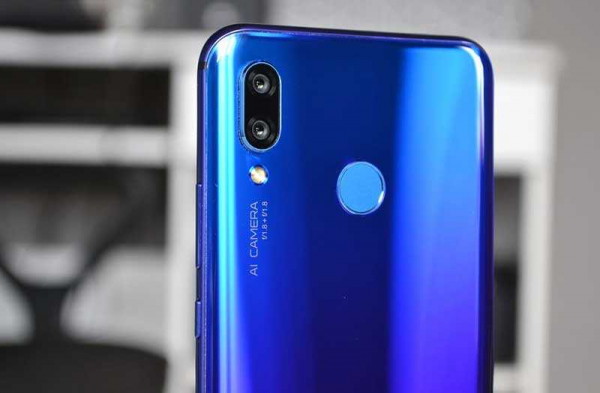 Обзор телефона Huawei Nova 3 отличного со всех сторон