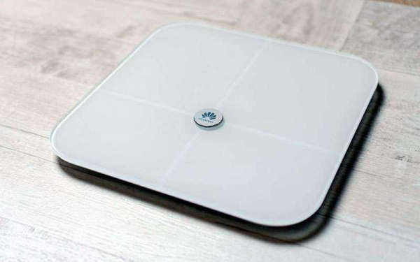 Худейте с Huawei Smart Scale — Обзор умных и доступных смарт-весов