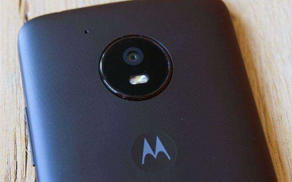 Отзыв на Moto E4 — Бюджетный телефон тоже может быть хорошим