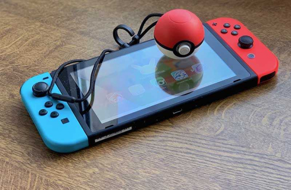 Обзор Poke Ball Plus: классный гаджет для каждого ребёнка