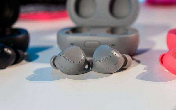 Samsung Gear IconX 2018 — Обзор хороших и неудобных беспроводных наушников