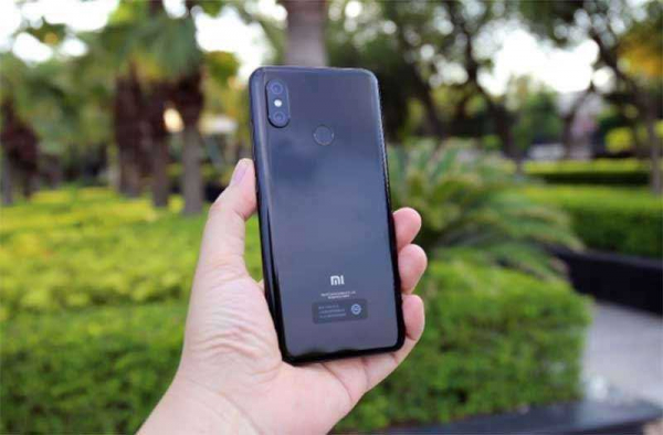 Первый обзор Xiaomi Mi 8: лучшего Android-телефона