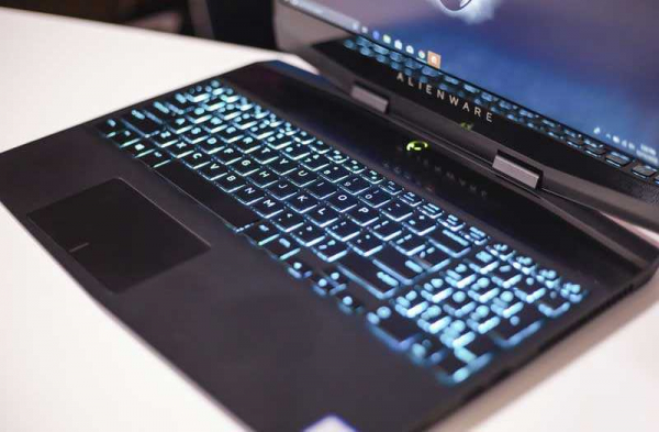 Обзор Alienware m15 серьёзного игрового ноутбука