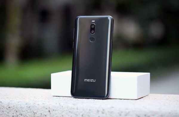 Первый обзор Meizu X8: почти бюджетный флагман