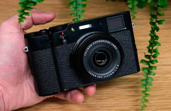 Обзор Fujifilm X100V: фотокамера получила новый объектив и наклонный экран