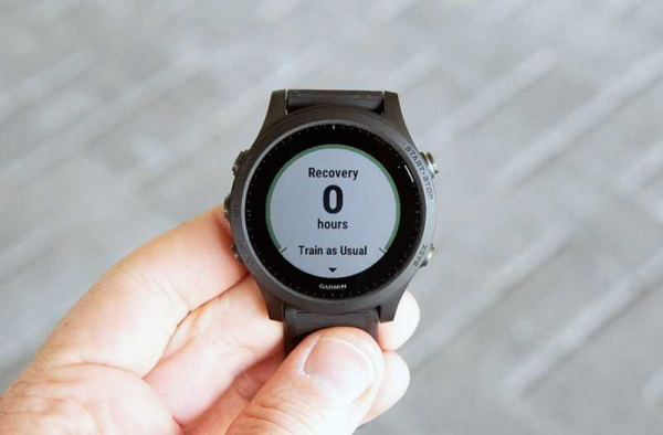 Обзор Garmin Forerunner 945: часы для марафонов с музыкой и GPS