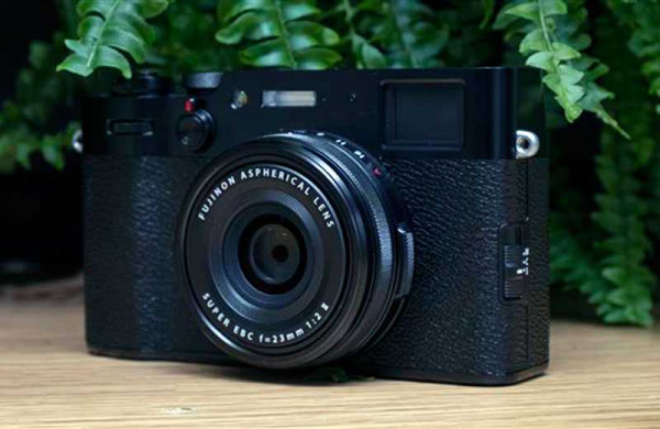 Обзор Fujifilm X100V: фотокамера получила новый объектив и наклонный экран